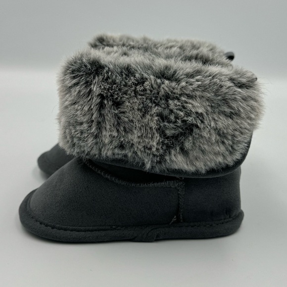 First Steps Baby Faux Fur Gray Booties Size 6-9 Months - Picture 4 of 7